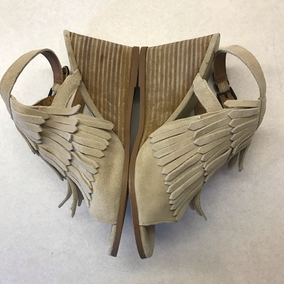 Very Volatile Fringe Wedge - Picture 4 of 9